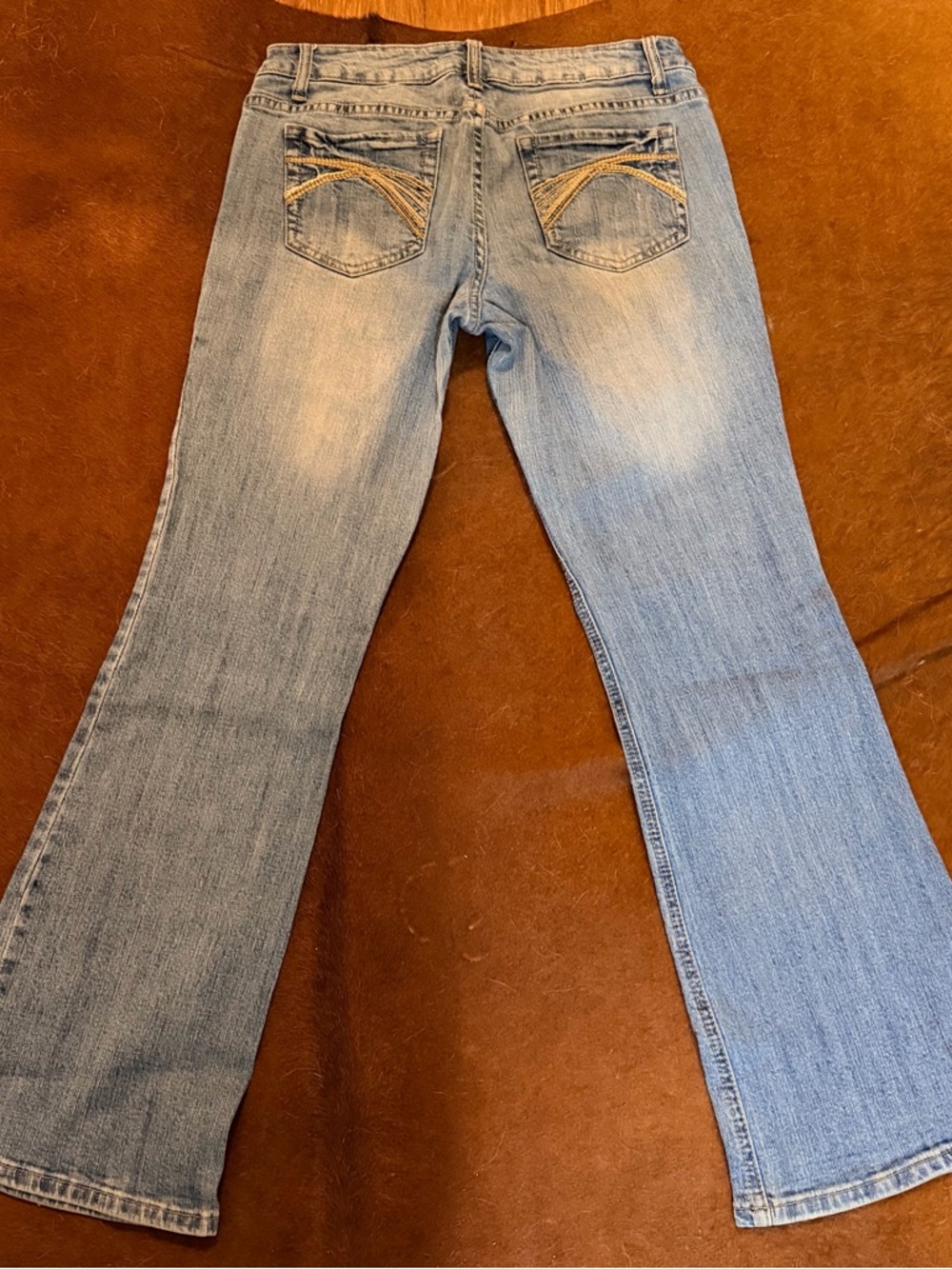 Rue21 Light Wash Bootcut Jeans - Faded Blue - Picture 4 of 4